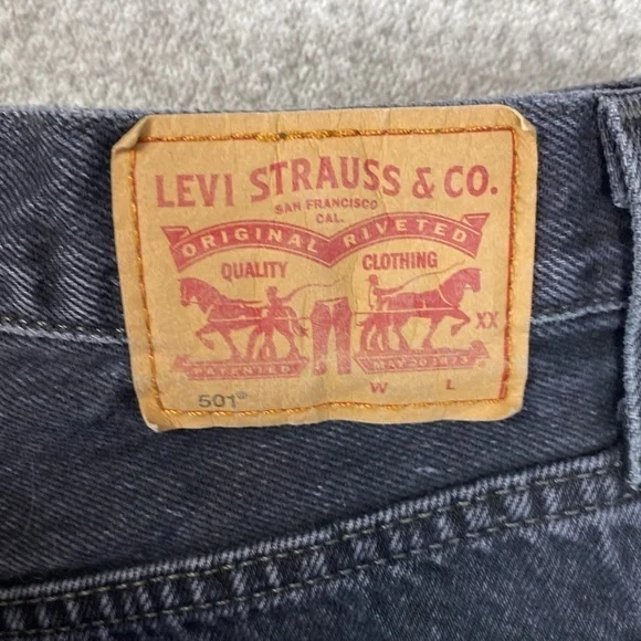 Levi's 501 Distressed Black Denim Shorts 26 1.5" inseam coastal cowgirl edgy - Picture 5 of 11